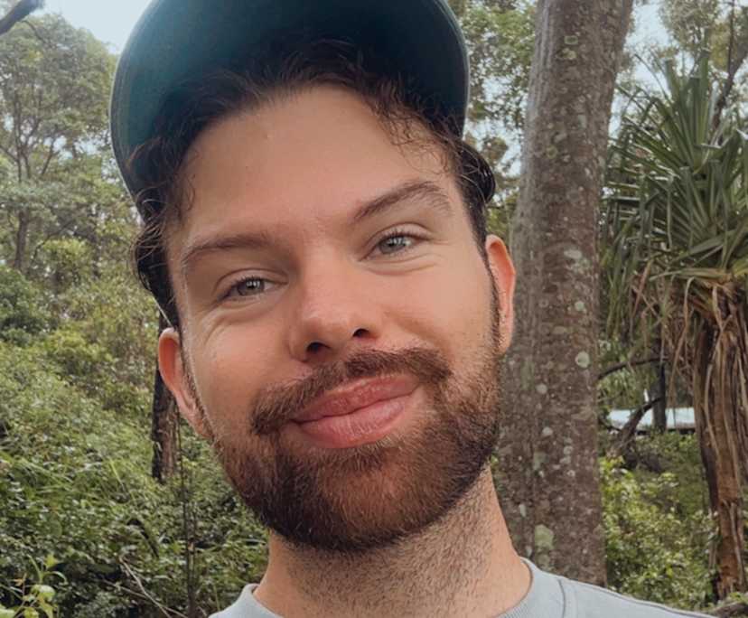 Brett (24), $315, Non-smoker, No pets, and No children