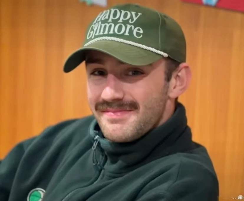 Aaron (24), $300, No pets, Non-smoker, and No children