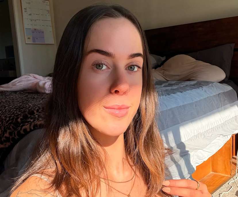 Casey (27), $450, Non-smoker, Have pets, and No children