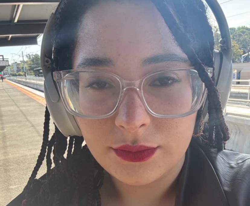 Amaka (22), $300, LGBTQIA+, Non-smoker, Have pets, and No children