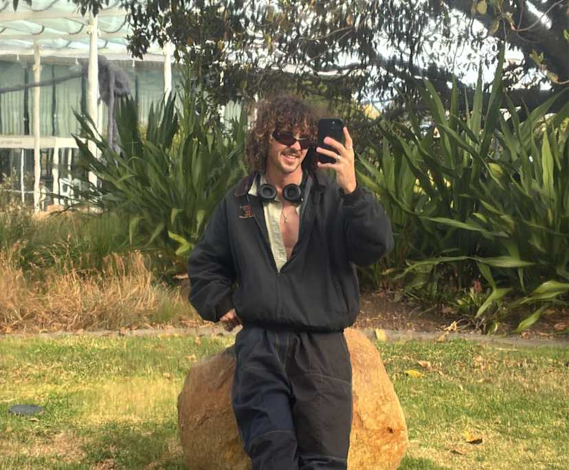 Ethan (24), $375, Non-smoker, No pets, and No children