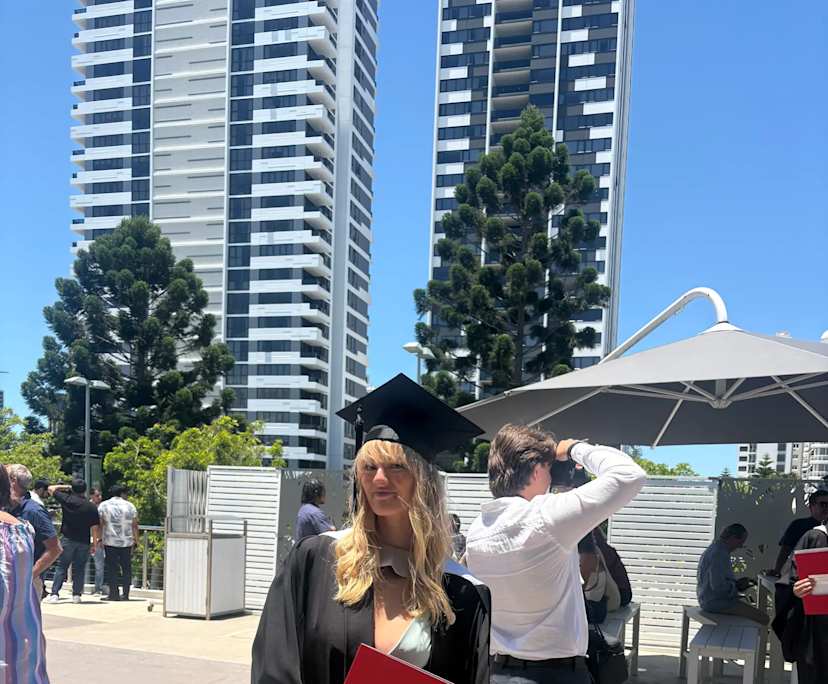 Alice (24), $350, Non-smoker, No pets, and No children