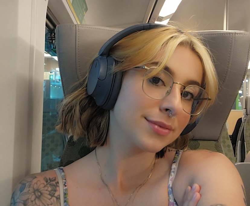 Amanda E Gibson