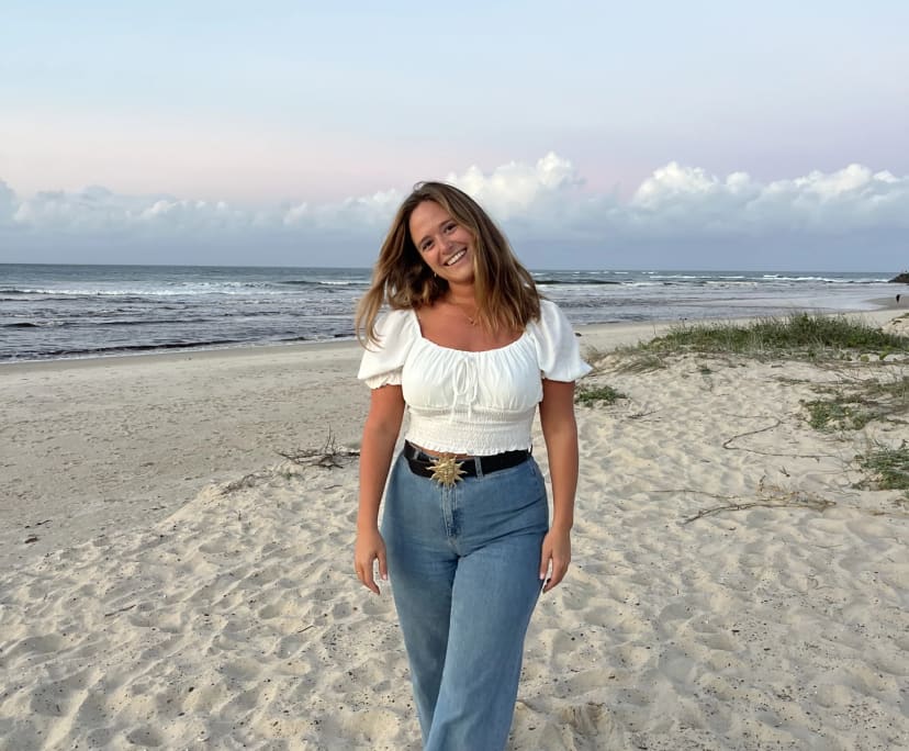 Caitlyn (29), $350, Non-smoker, No pets, and No children