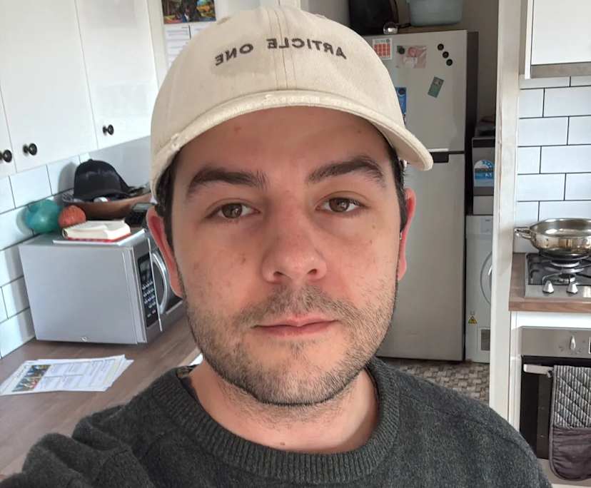 James (32), $500, LGBTQIA+, Non-smoker, Have pets, and No children
