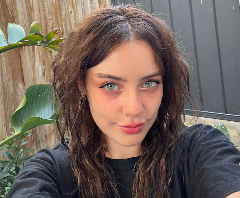 𝐴𝑙𝑖𝑐𝑒 𝐶ℎ𝑎𝑟𝑙𝑒𝑦