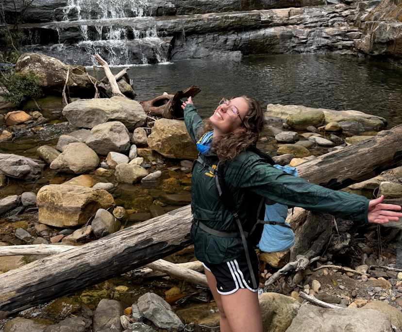 Tahlia (23), $350, Non-smoker, No pets, and No children