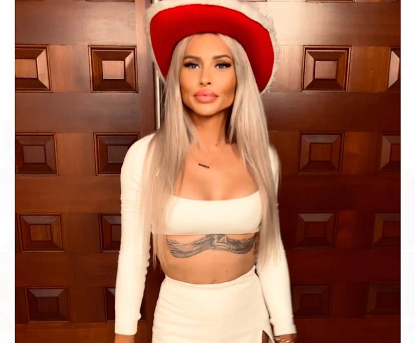 Brooke (33), $800, Non-smoker, Have children, and No pets