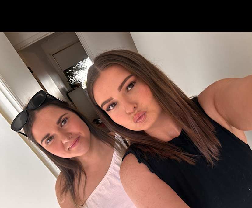 Lara & Georgie