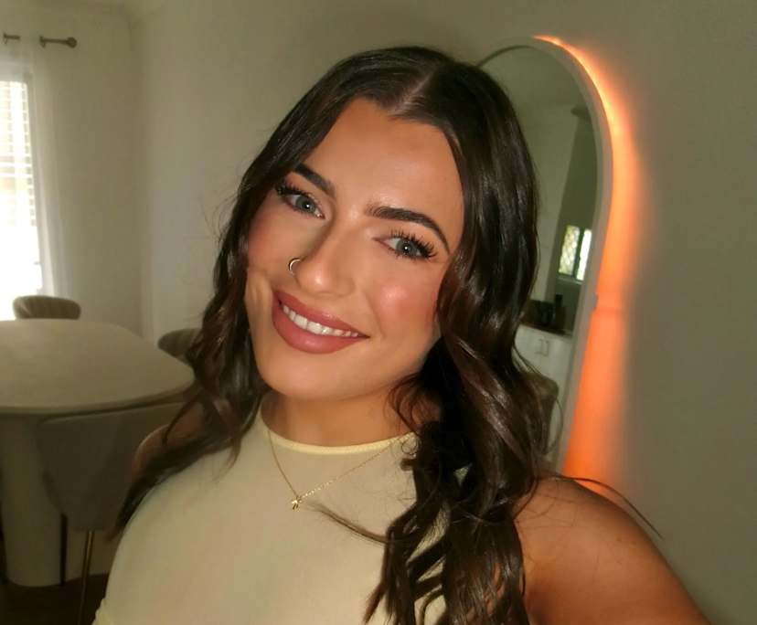 Mia (26), $500, 