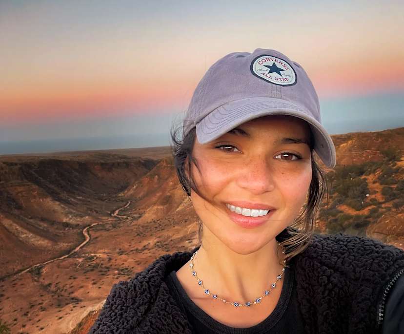 Natasha (33), $400, Non-smoker, No pets, and No children