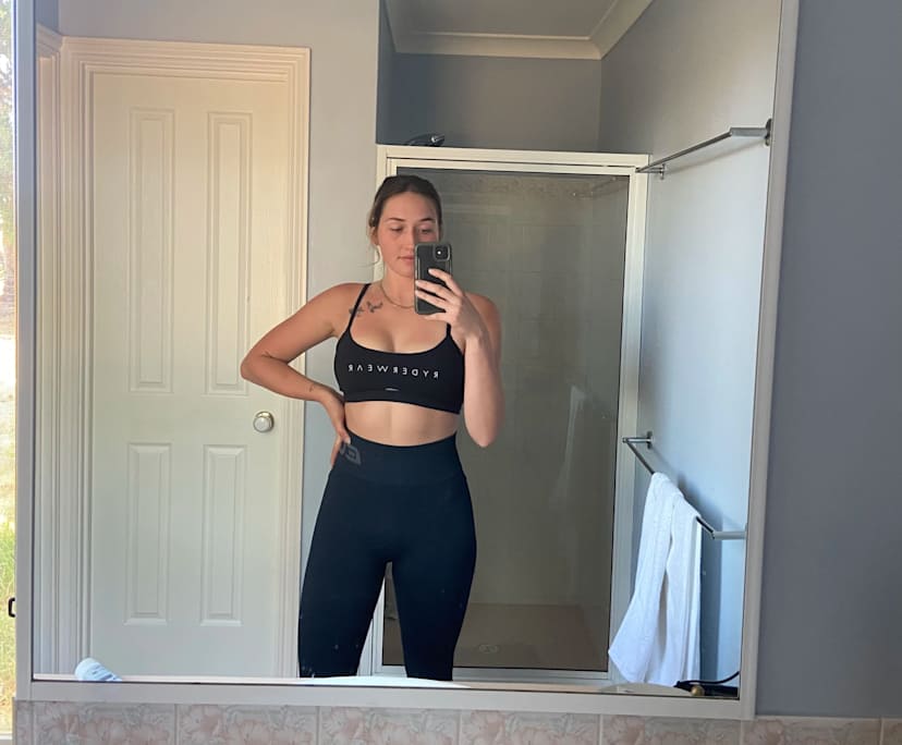 Charlotte (22), $300, No pets, Non-smoker, and No children