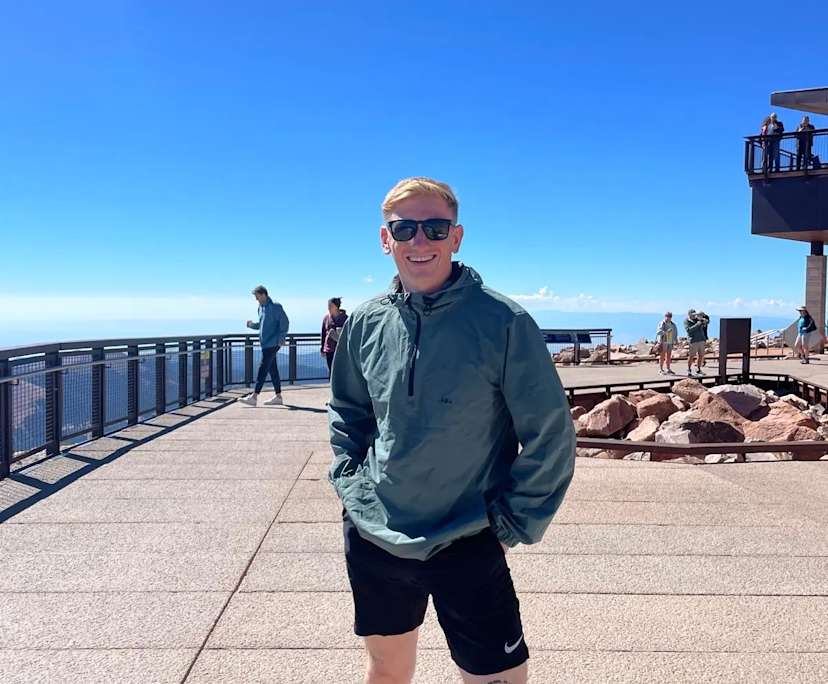 Oli (30), $350, Non-smoker, No pets, and No children