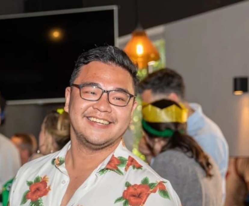 Roberto (37), $500, LGBTQIA+, Non-smoker, No pets, and No children