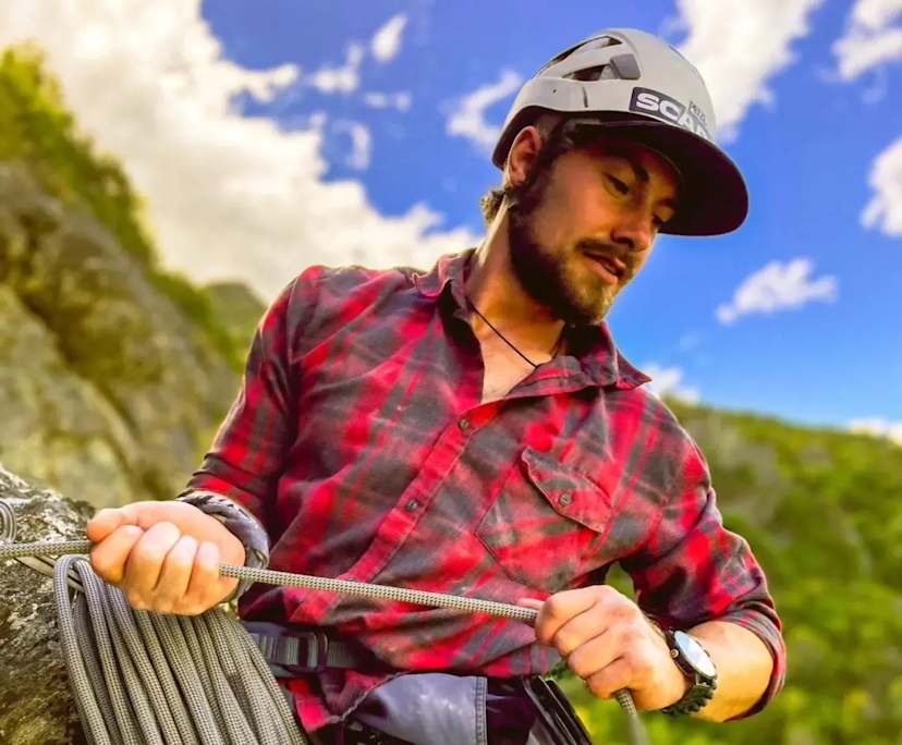 Francois (29), $320, Non-smoker, No pets, and No children