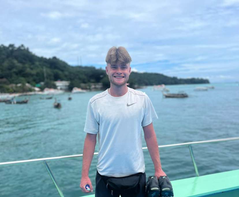 Greg (20), $600, Smoker, No pets, and No children