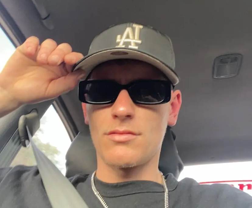 Taj (19), $250, Smoker, No pets, and No children