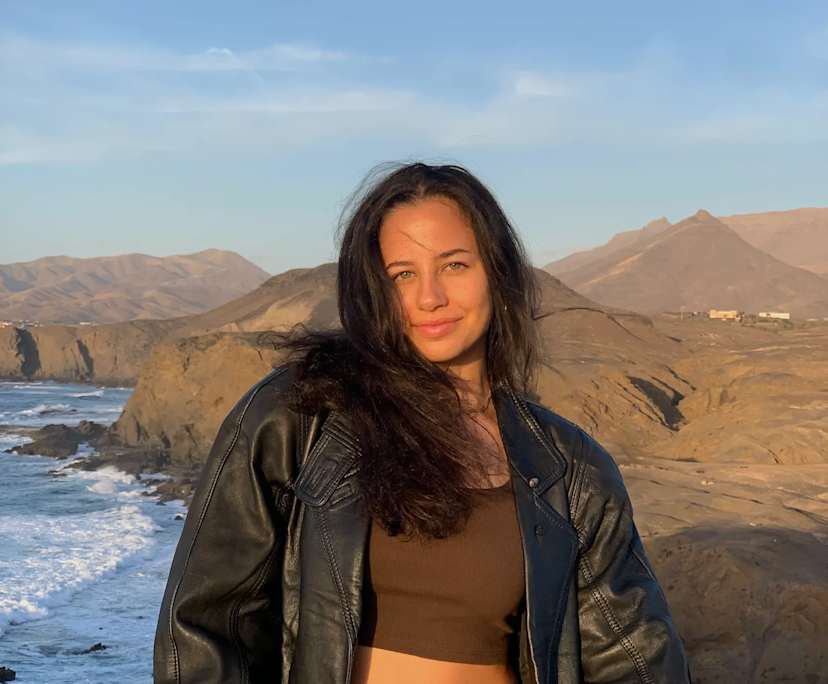María