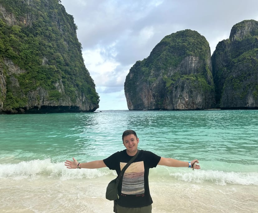 Ben (22), $350, LGBTQIA+, Non-smoker, No pets, and No children