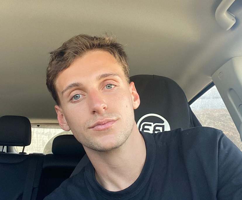 Manuel (28), $450, LGBTQIA+, Non-smoker, No pets, and No children