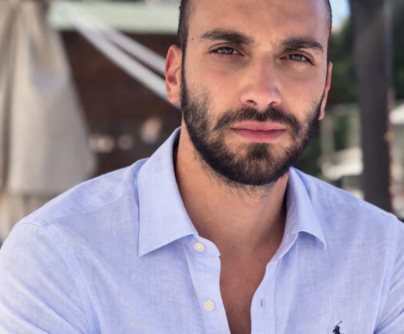 Romain (31), $300, Non-smoker, No pets, and No children