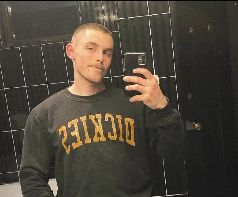Max (23), $350, Non-smoker, No pets, and No children