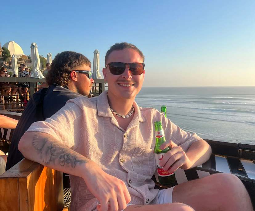 Kyle (25), $400, Non-smoker, No pets, and No children