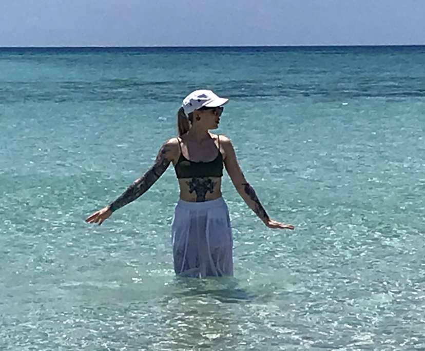 Kathrina (27), $500, Non-smoker, Have pets, and No children