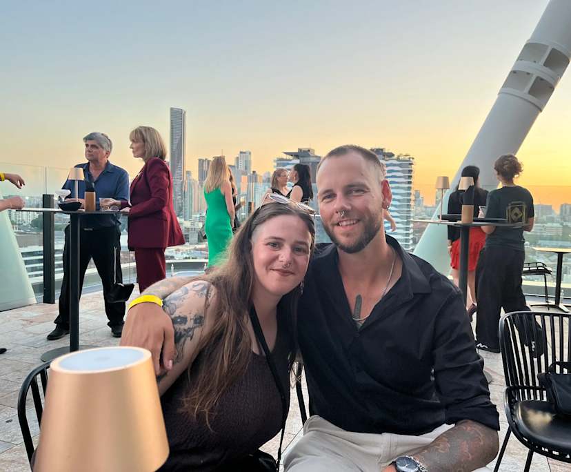 Annie (27) and Cameron (25), $500, Non-smoker, Have pets, and No children