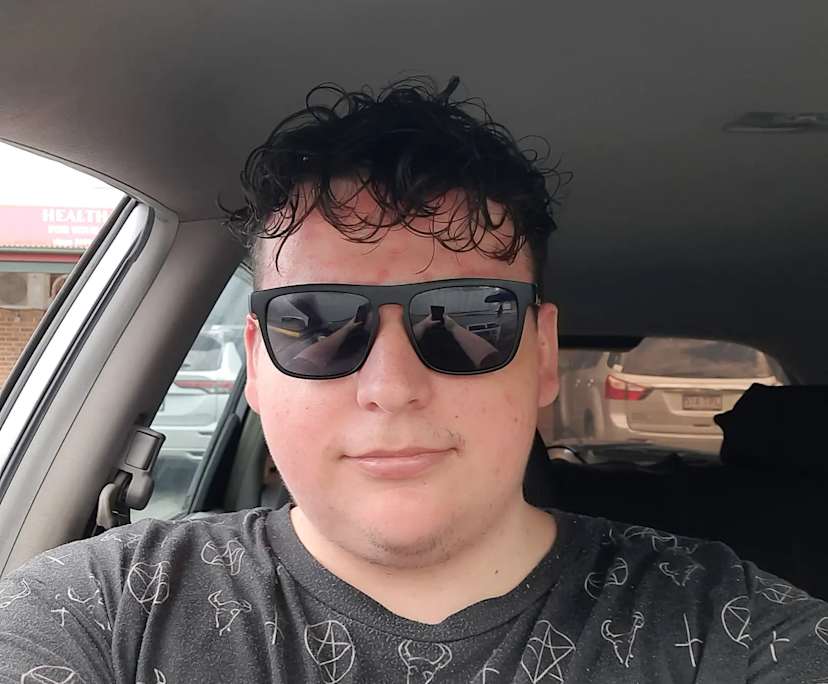 Tom (24), $300, LGBTQIA+, Non-smoker, No pets, and No children