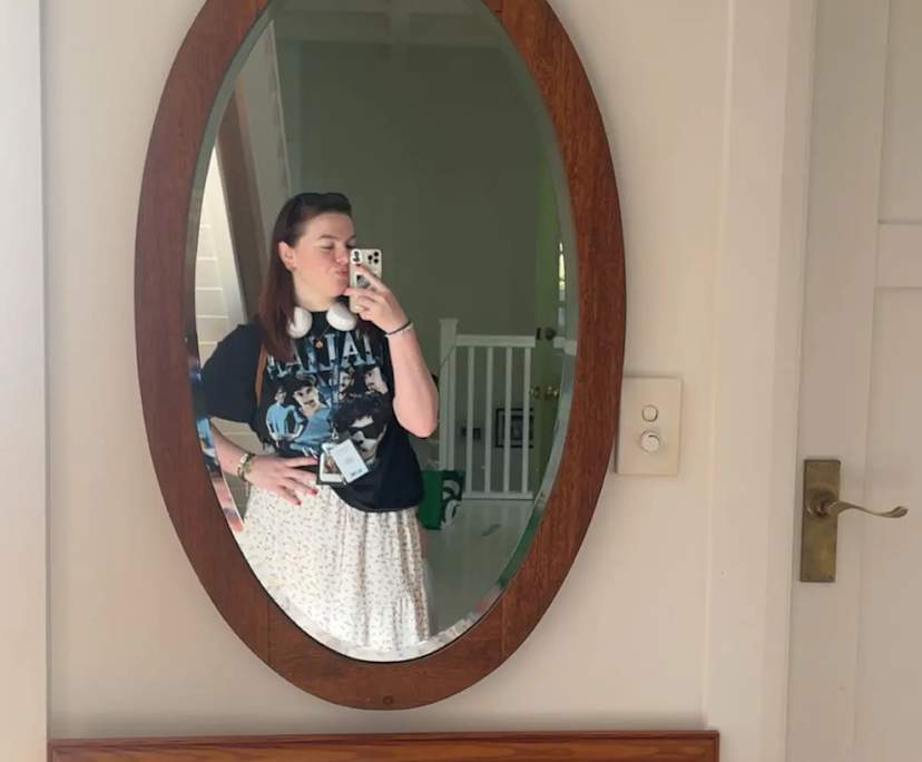 Esther (19), $260, LGBTQIA+, Non-smoker, No pets, and No children