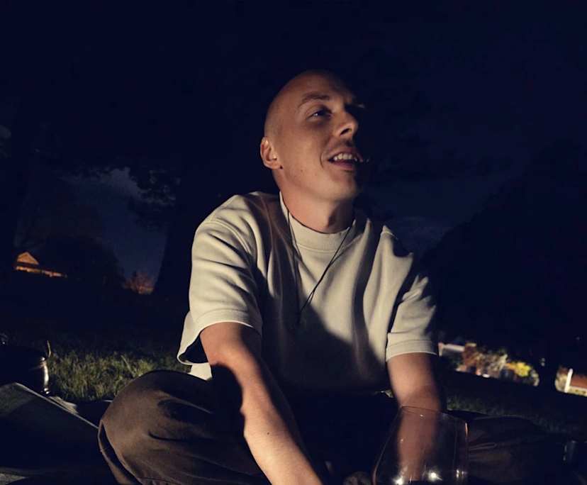 Yann (30), $350, LGBTQIA+, Non-smoker, No pets, and No children