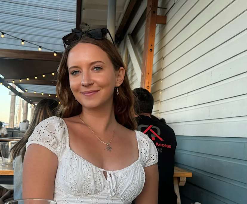 Cassi (22), $300, Non-smoker, No pets, and No children