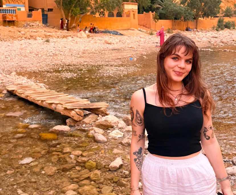Amy (26), $350, Non-smoker, No pets, and No children