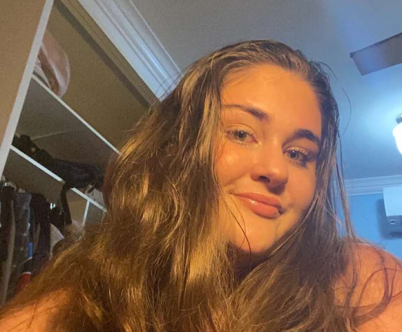 Ellen (22), $400, Smoker, No pets, and No children