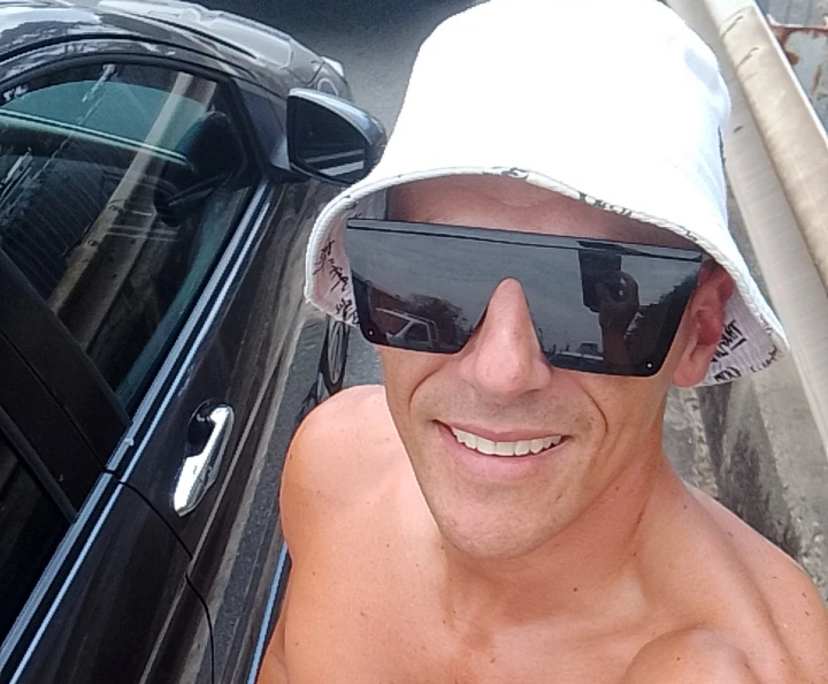 Kristian (34), $500, No children, Non-smoker, and No pets