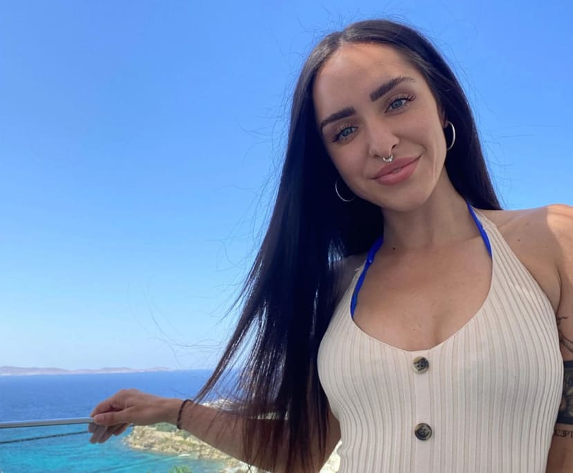 Brittany (29), $400, LGBTQIA+, Non-smoker, No pets, and No children