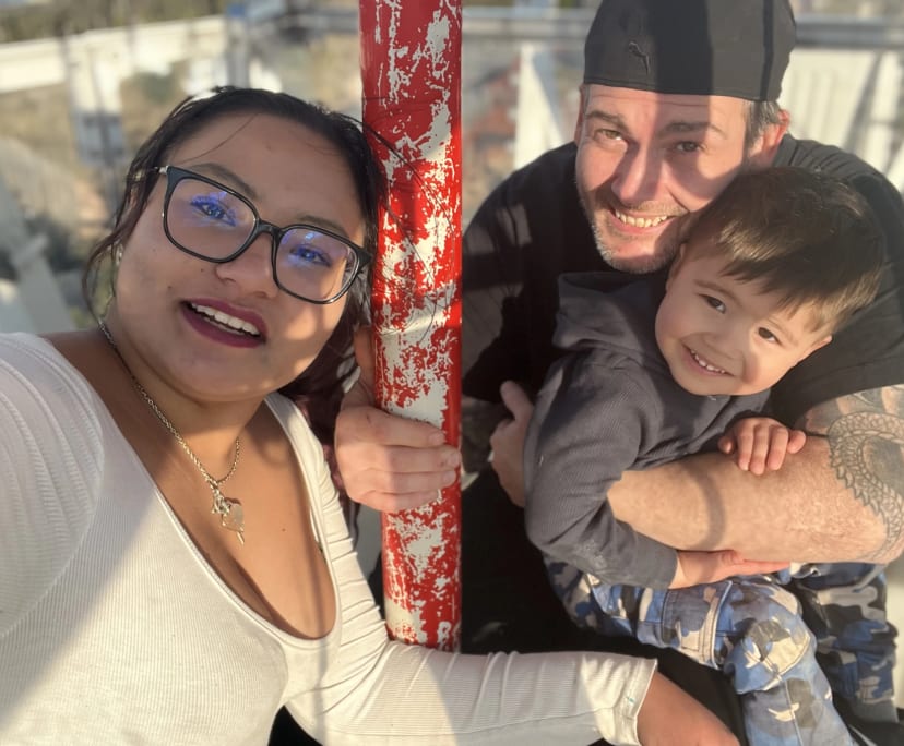 Tee (22) and Mitchell (37), $550, Non-smoker, Have children, and No pets