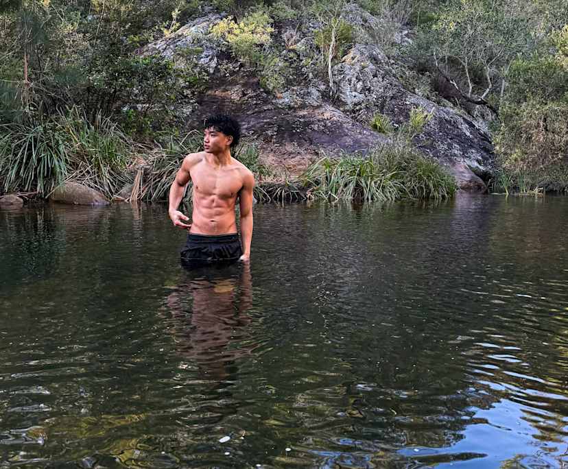 Sebastian (18), $350, Non-smoker, No pets, and No children