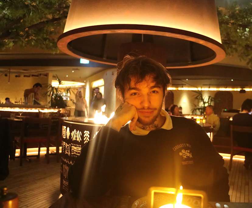 Valentin (22), $625, No pets, Non-smoker, and No children