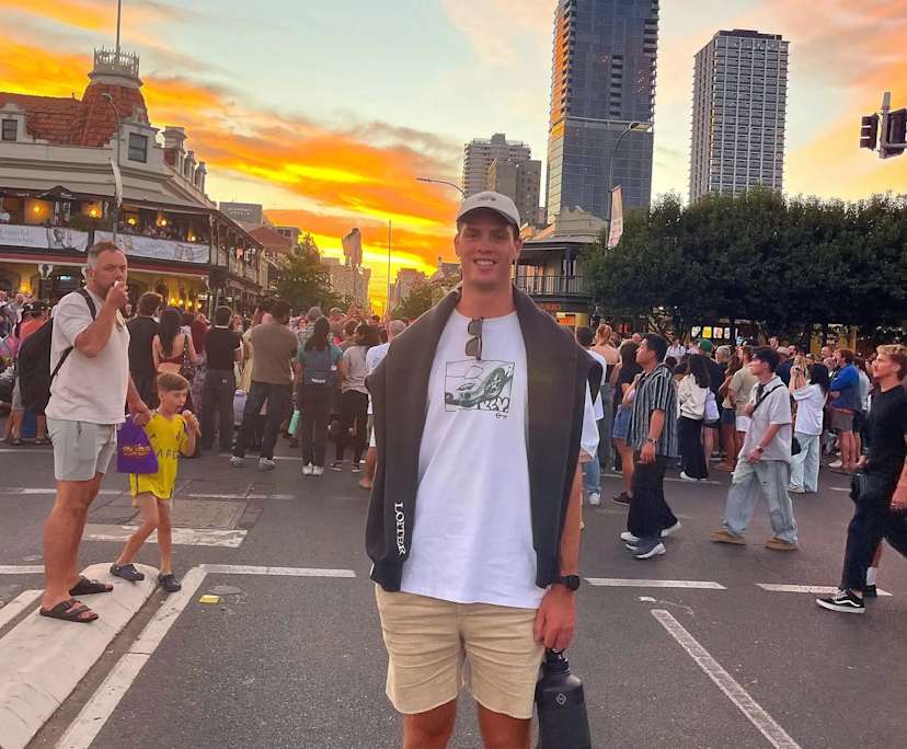 Hamish (25), $300, Non-smoker, No pets, and No children