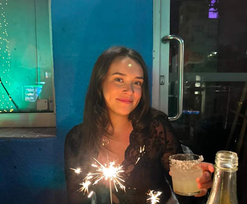 Maisie (24), $400, Non-smoker, No pets, and No children