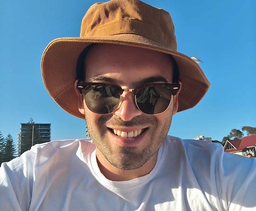 Fabrizio (35), $400, Non-smoker, No pets, and No children