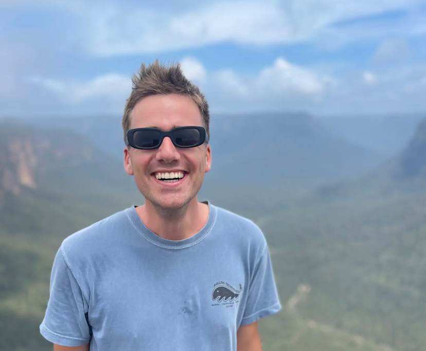 James (28), $300, Non-smoker, No pets, and No children