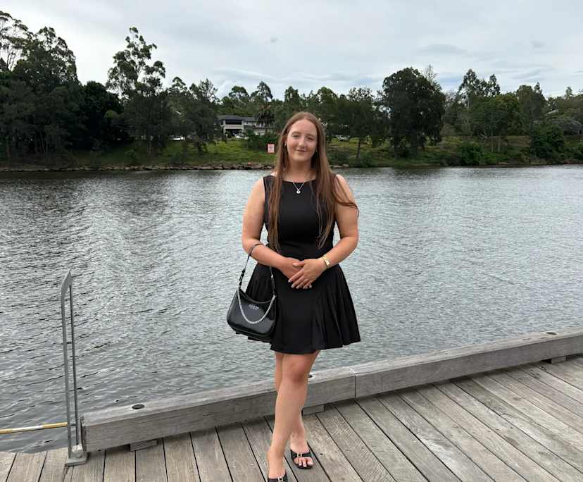 Grace (22), $450, No pets, Non-smoker, and No children