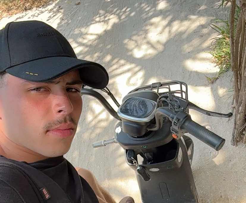 Oscar (18), Teves (20) and Matthieu (18), $1,000, 