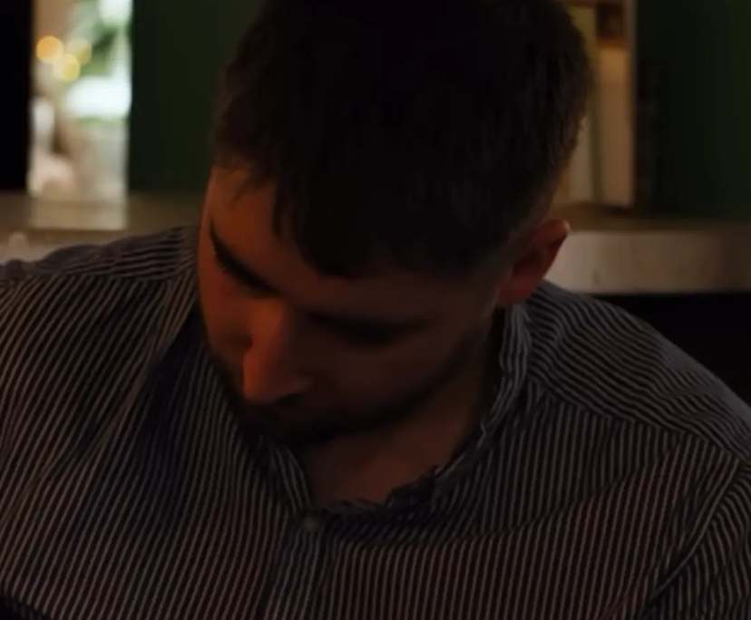 Rory (26), $360, Non-smoker, No pets, and No children