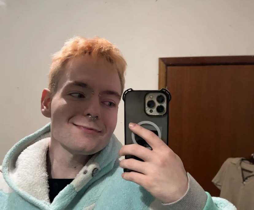 Ayden (23), $300, Have pets, Smoker, LGBTQIA+, and No children