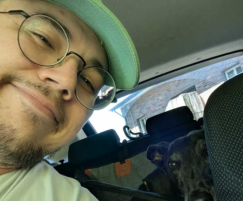 Alex (36), $400, Non-smoker, Have pets, and No children