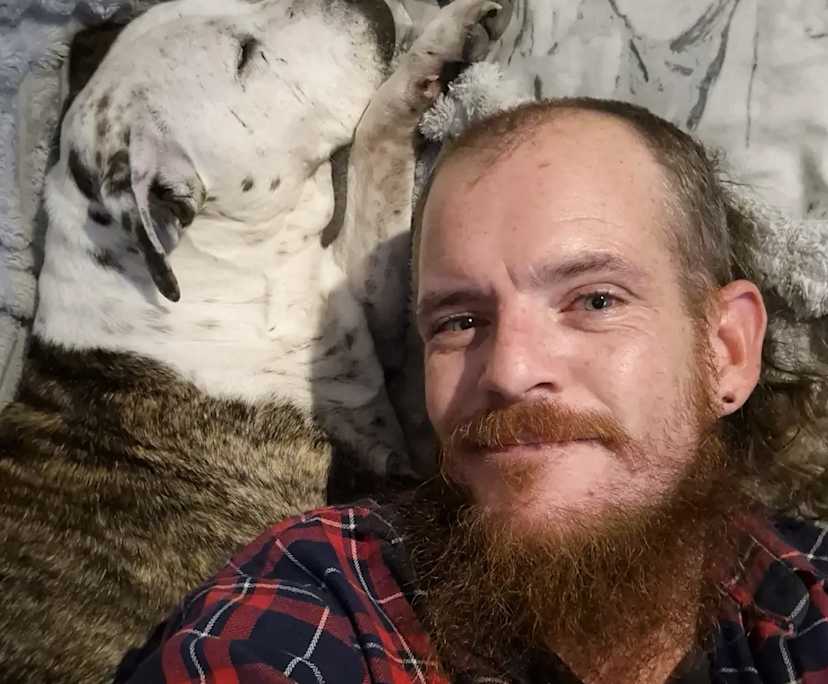 Luke Mckeon (35), $350, Have pets, Smoker, and No children